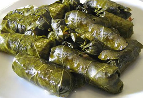 Ντολμαδάκια με αμπελόφυλλα